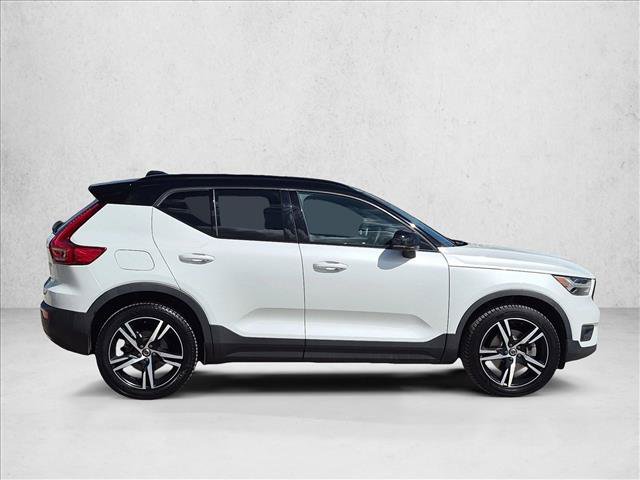 Used 2022 Volvo XC40 T5 R-Design w/ Advanced Package AWD/4WD image 4
