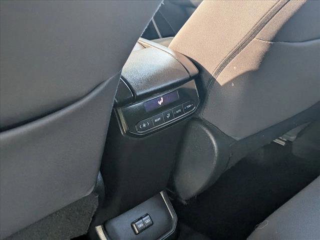 Used 2024 Toyota Highlander LE image 16