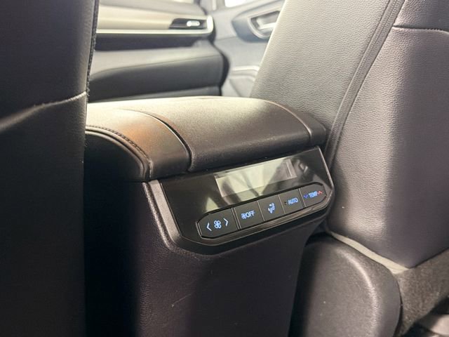 Used 2020 Toyota Highlander XLE image 25