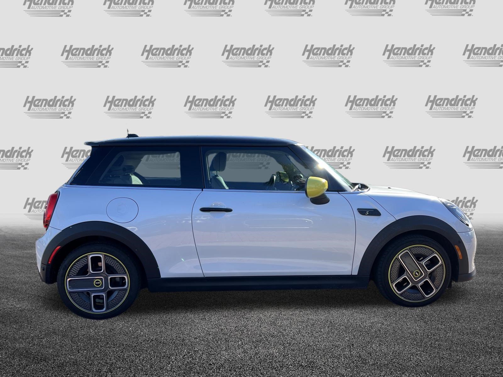 Used 2024 MINI Cooper SE FWD image 11