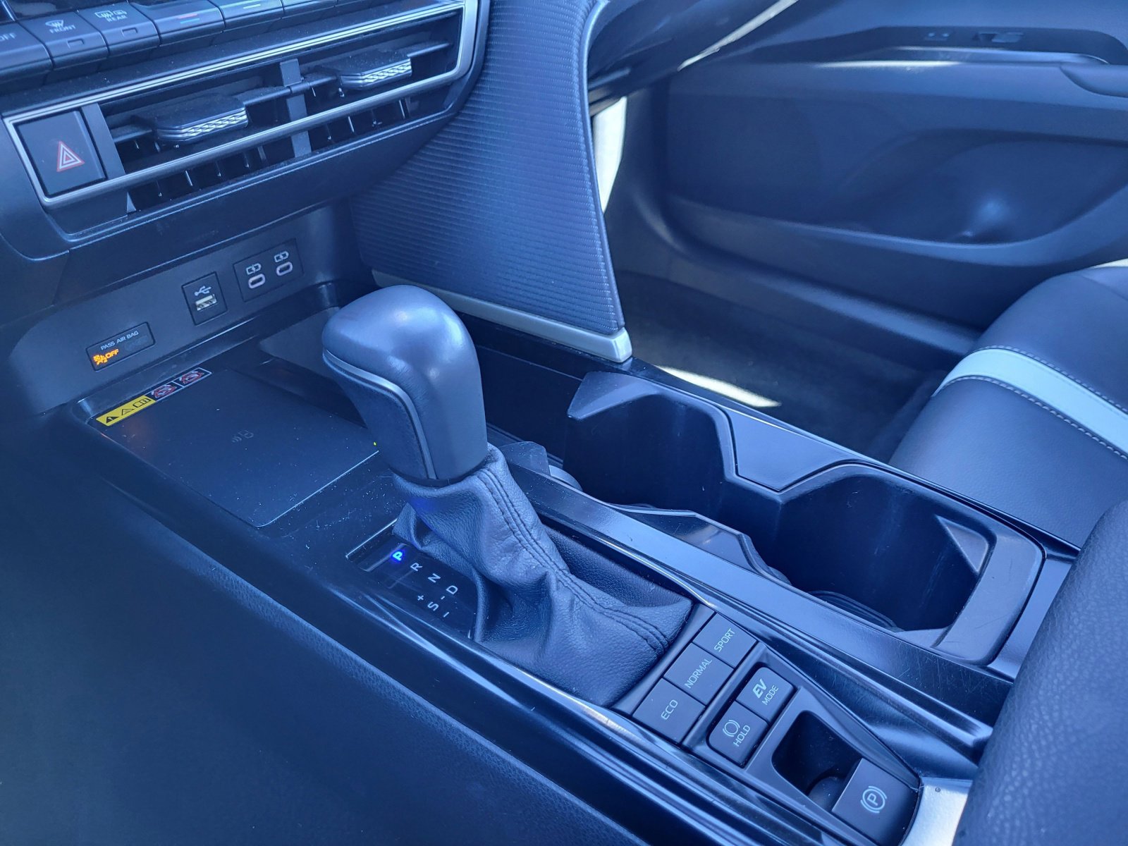 Certified 2025 Toyota Camry SE image 11