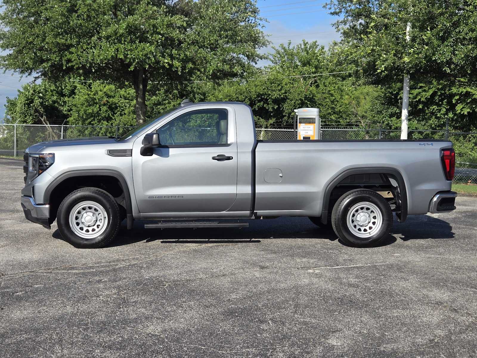 Certified 2025 GMC Sierra 1500 Pro w/ Pro Value Package AWD/4WD image 4