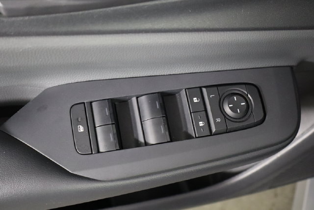 Used 2026 Toyota Prius LE FWD image 20