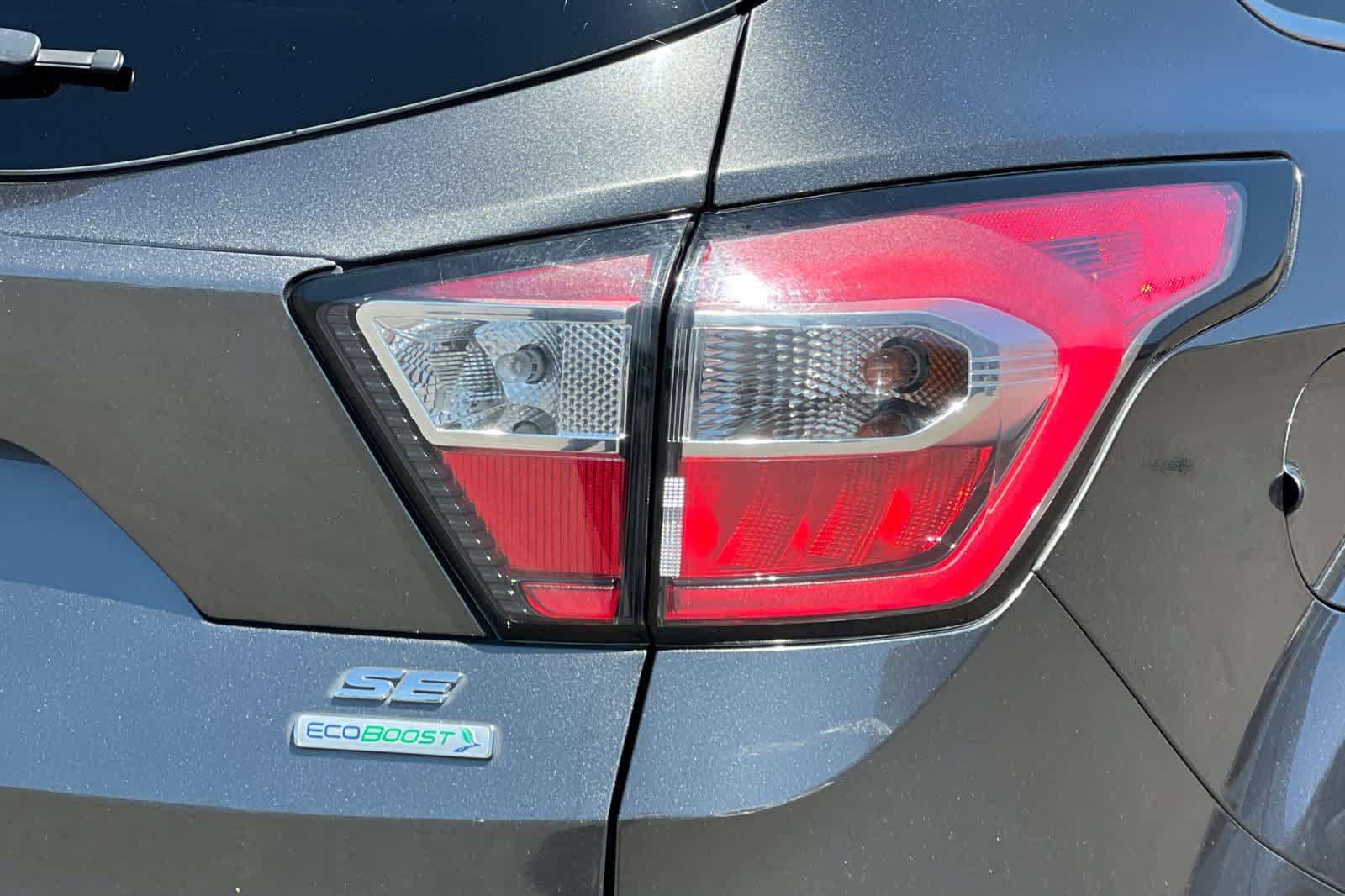 Used 2017 Ford Escape SE FWD image 31