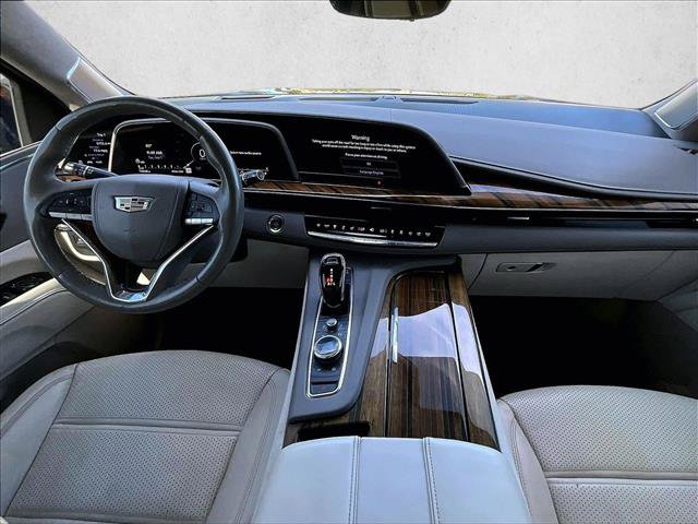 Used 2022 Cadillac Escalade ESV Premium Luxury Platinum w/ Heavy-Duty Trailer Package AWD/4WD image 15