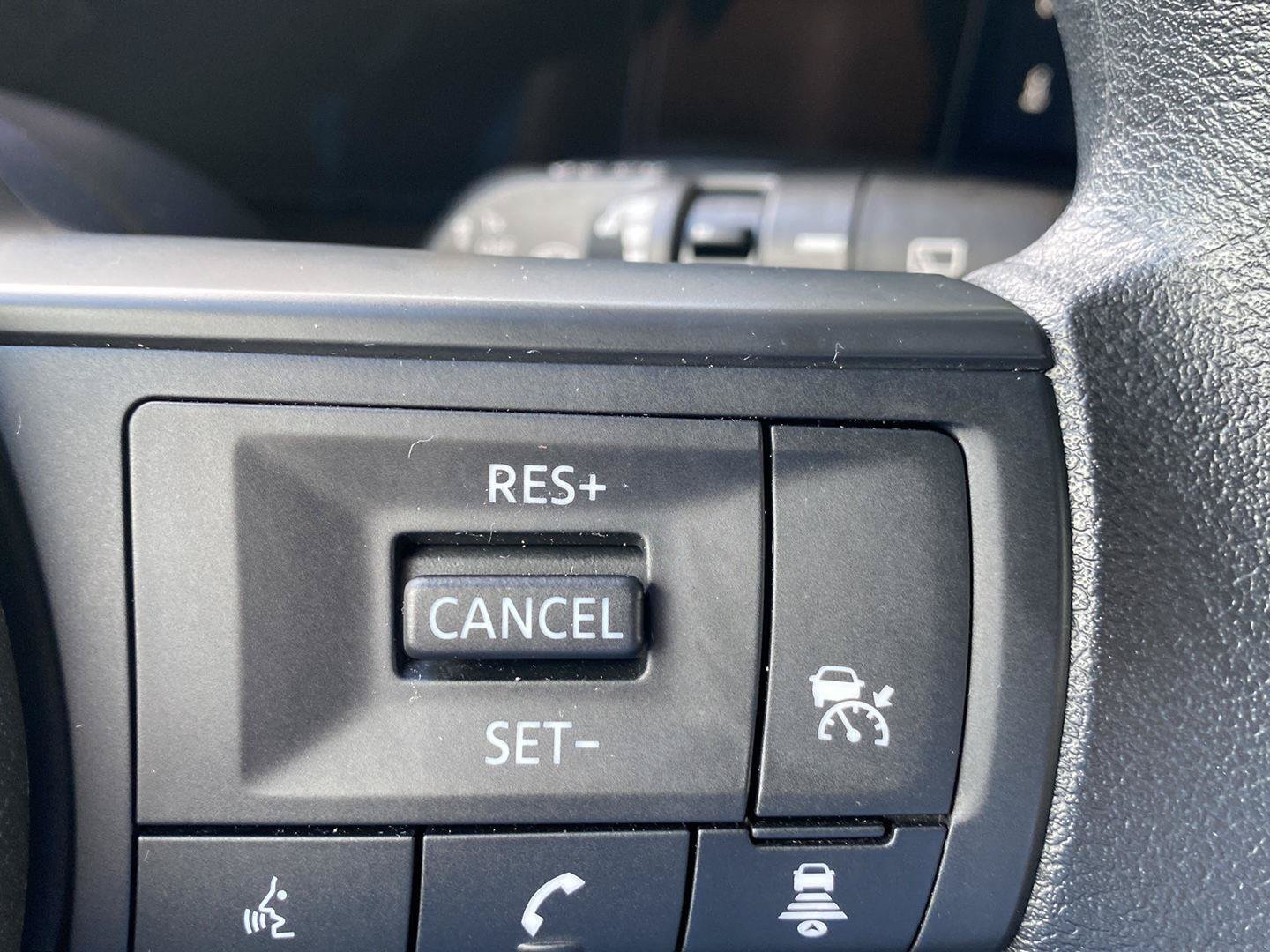 Certified 2025 Nissan Kicks SV AWD/4WD image 32