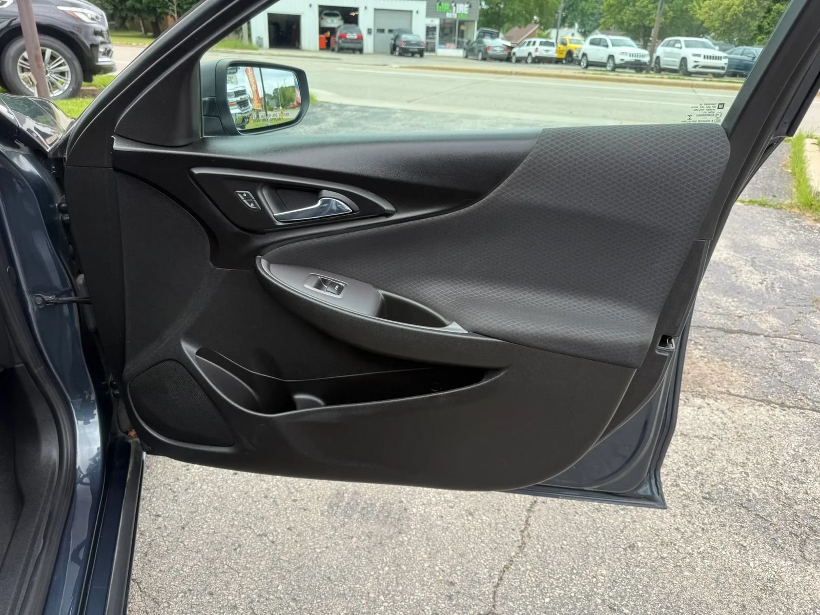 Used 2020 Chevrolet Malibu LS FWD image 17