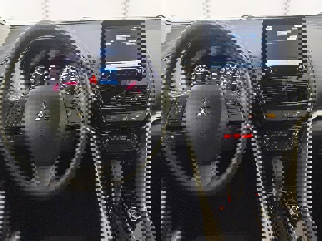 Used 2024 Mitsubishi Eclipse Cross LE image 12