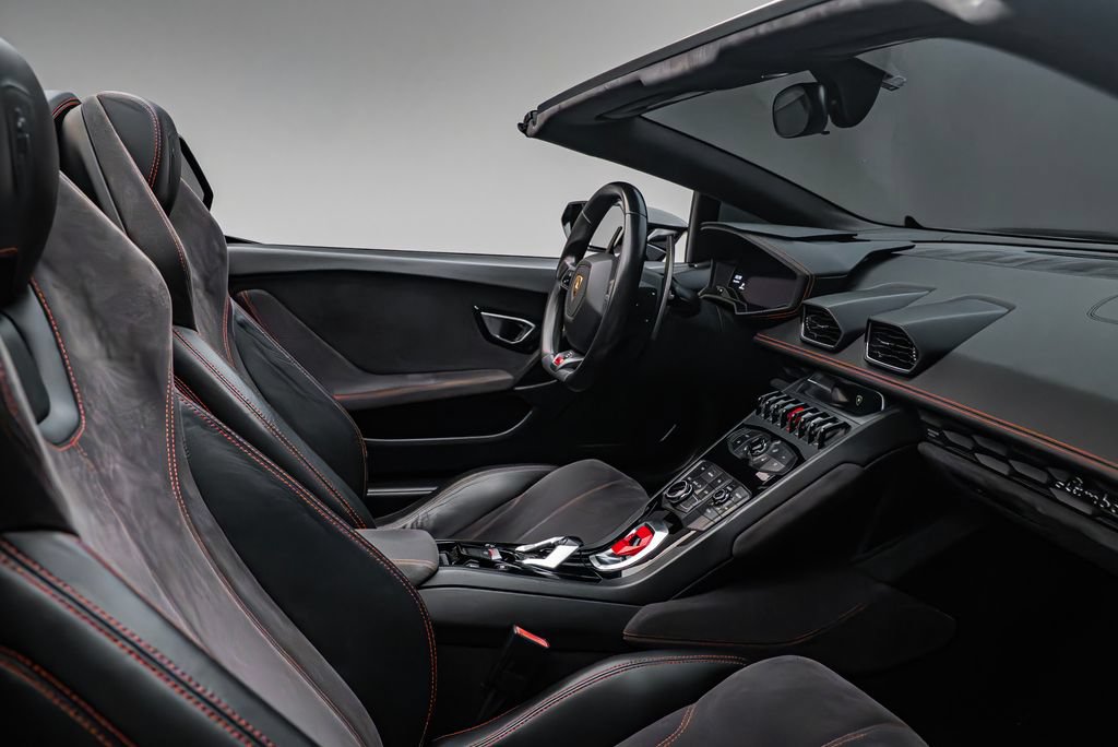 Used 2016 Lamborghini Huracan LP 610-4 AWD/4WD image 27