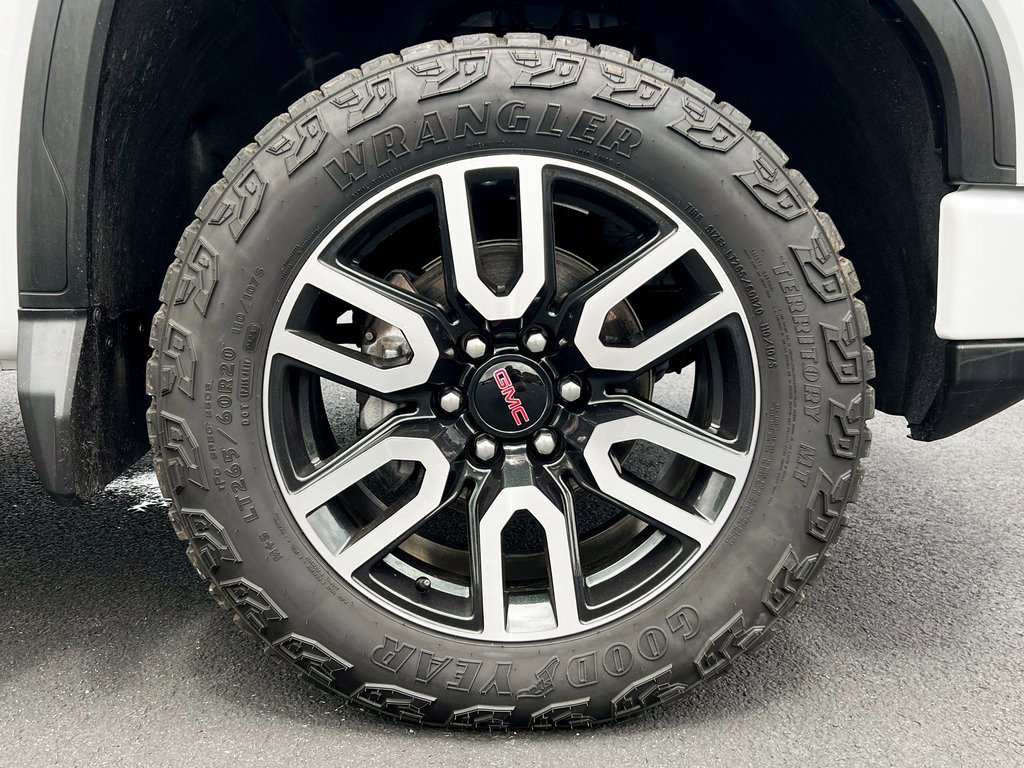 Used 2024 GMC Sierra 1500 AT4 w/ Technology Package image 17