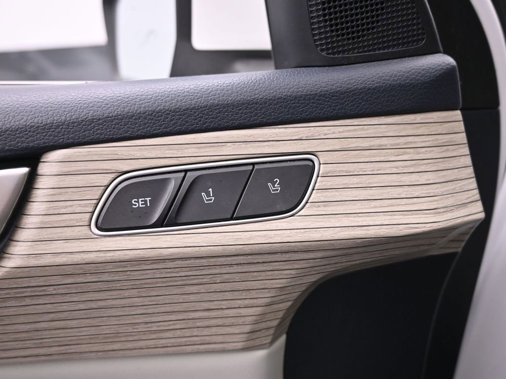 Used 2021 Hyundai Palisade Limited image 23