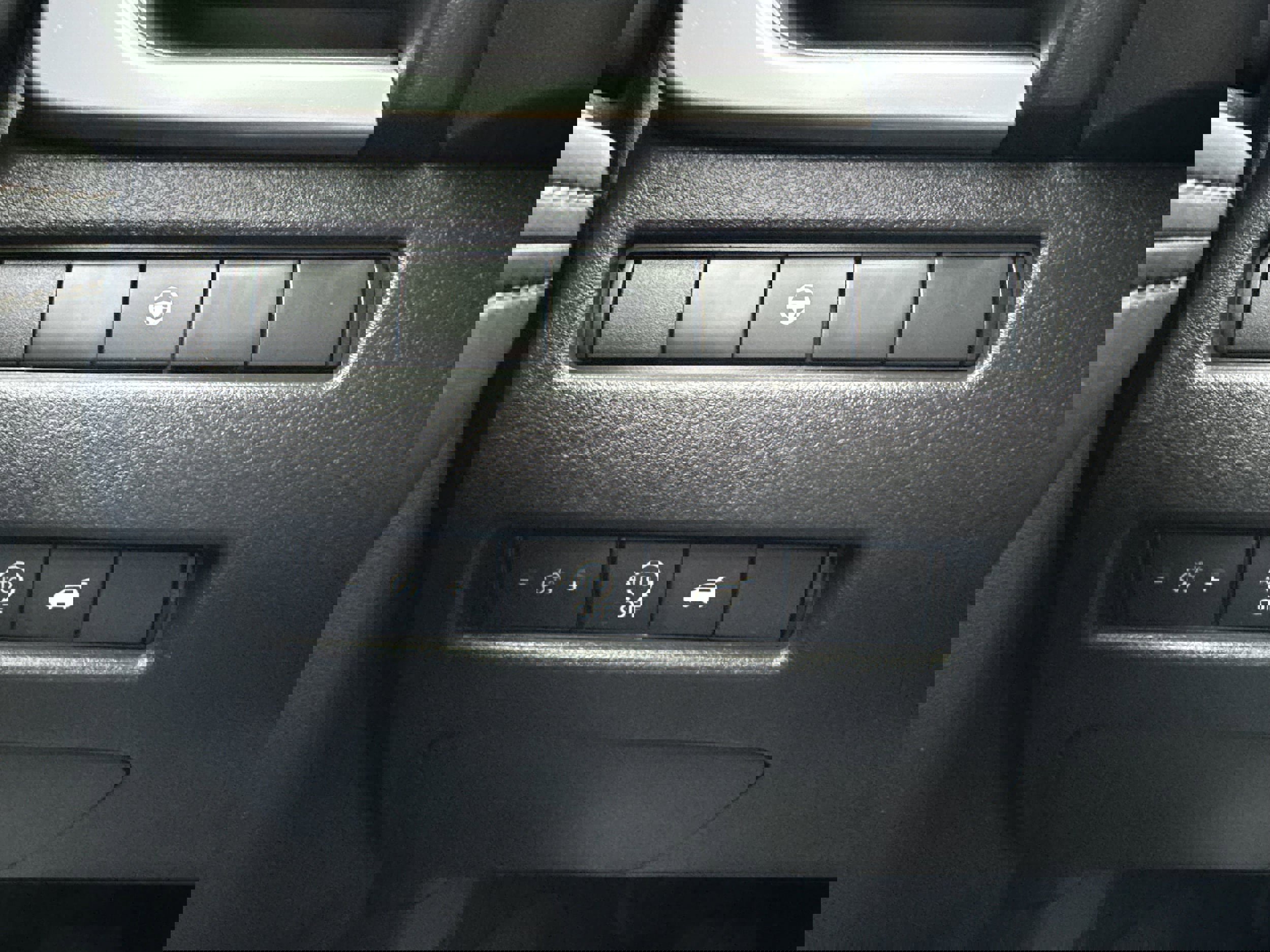 Used 2024 Nissan Rogue SV image 19