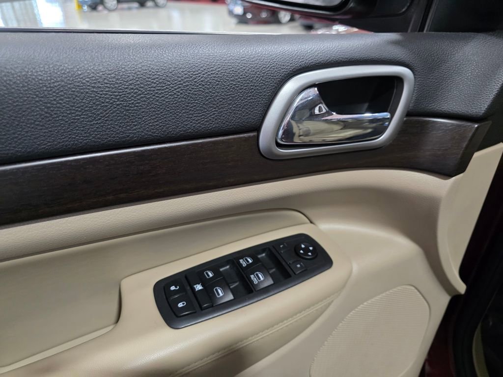 Used 2018 Jeep Grand Cherokee Laredo image 13