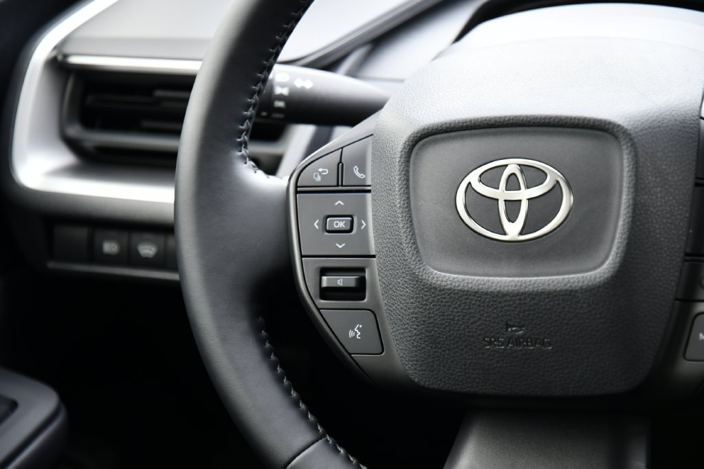 Used 2024 Toyota Prius LE FWD image 26