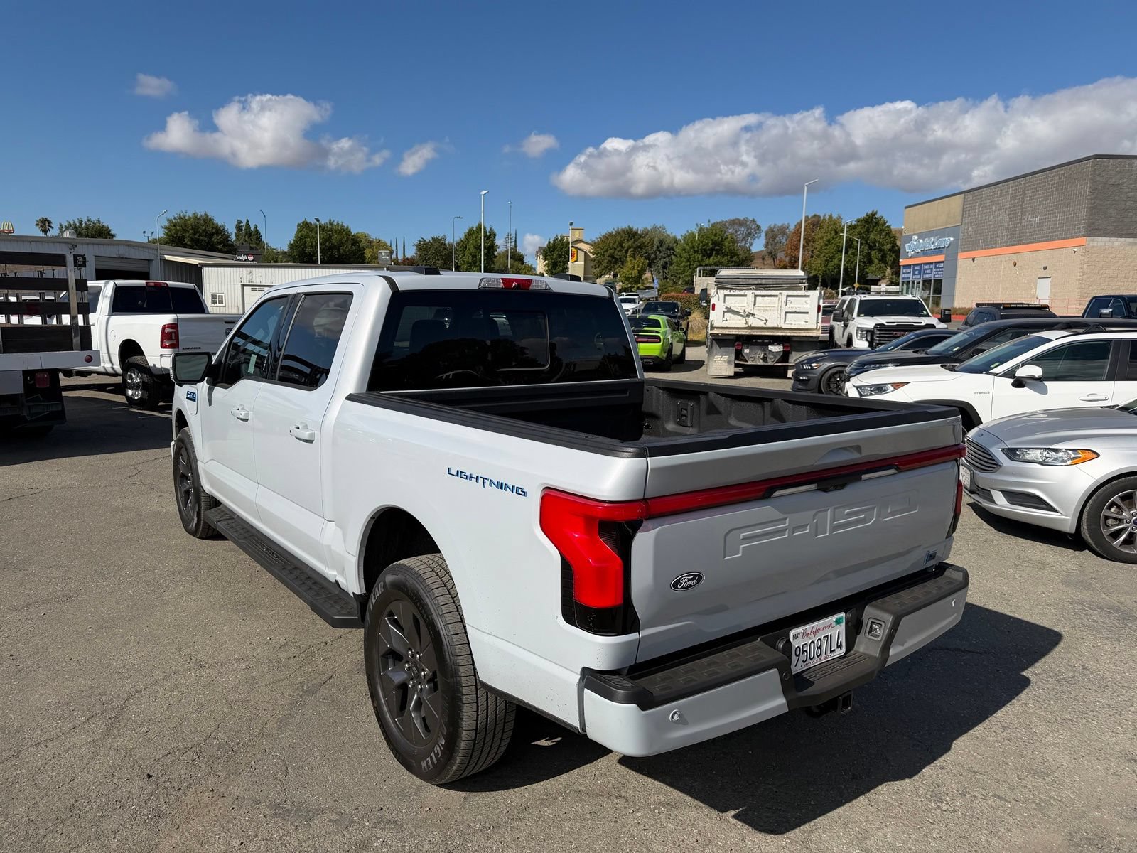 Used 2025 Ford F150 Lightning Lariat AWD/4WD image 3