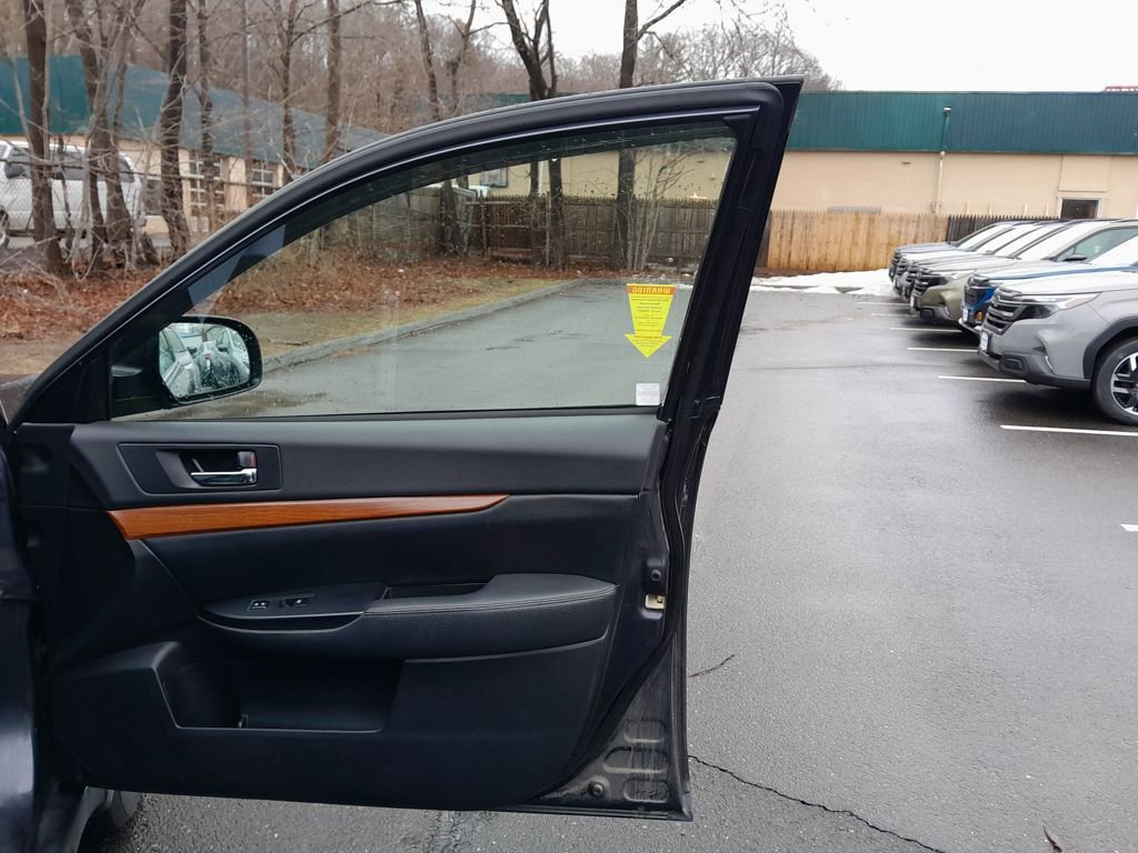 Used 2013 Subaru Outback 3.6R Limited image 36
