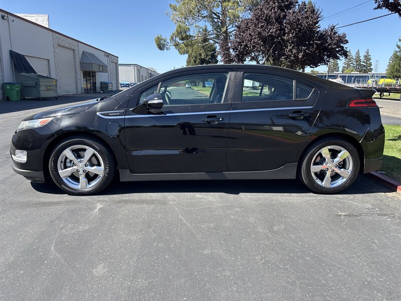 Used 2011 Chevrolet Volt Premium w/ Premium Trim Package FWD image 6