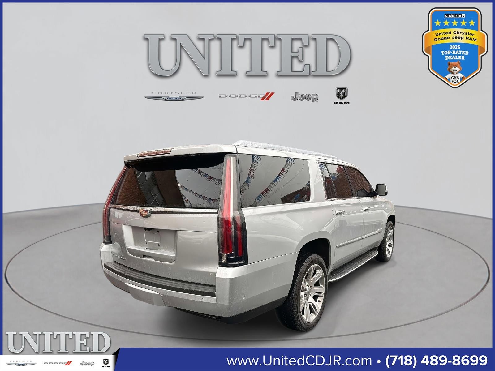 Used 2019 Cadillac Escalade ESV Luxury image 3