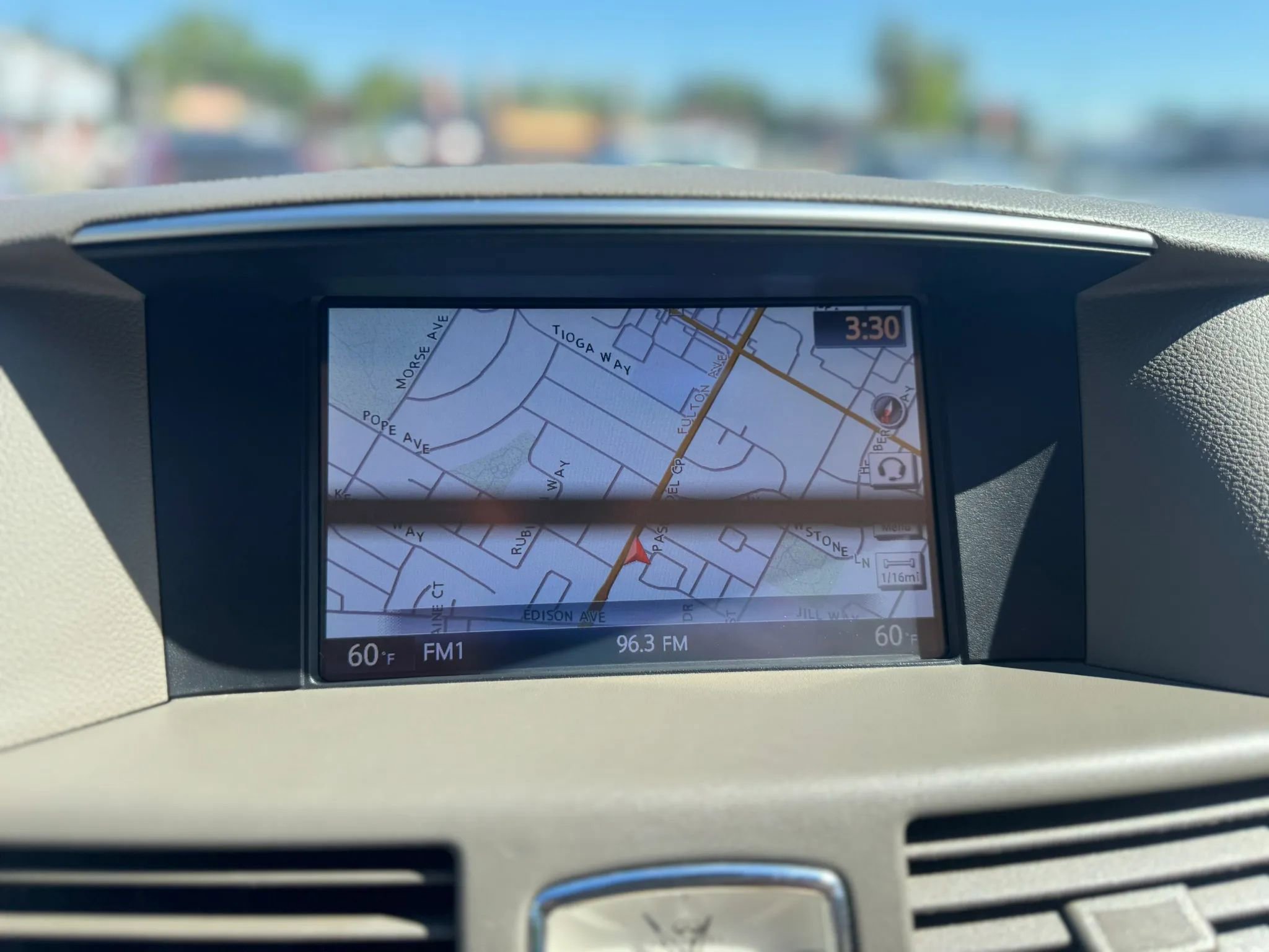 Used 2016 INFINITI Q70 3.7 w/ Technology Package image 16