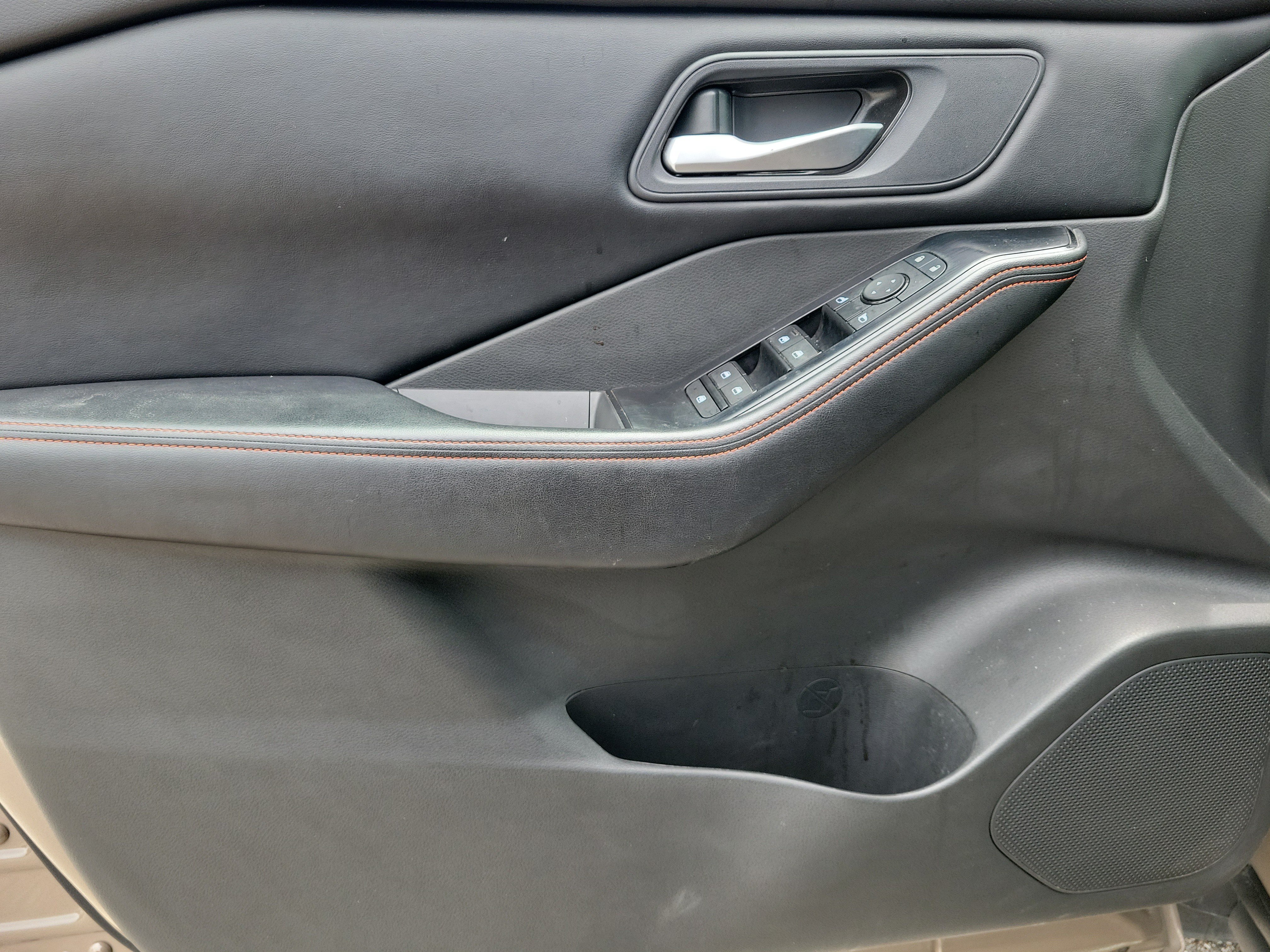 Certified 2025 Nissan Rogue SV AWD/4WD image 16