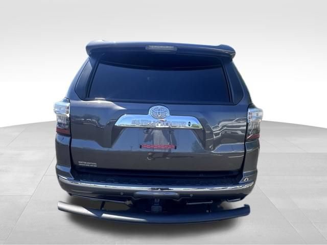 Used 2022 Toyota 4Runner Limited AWD/4WD image 6