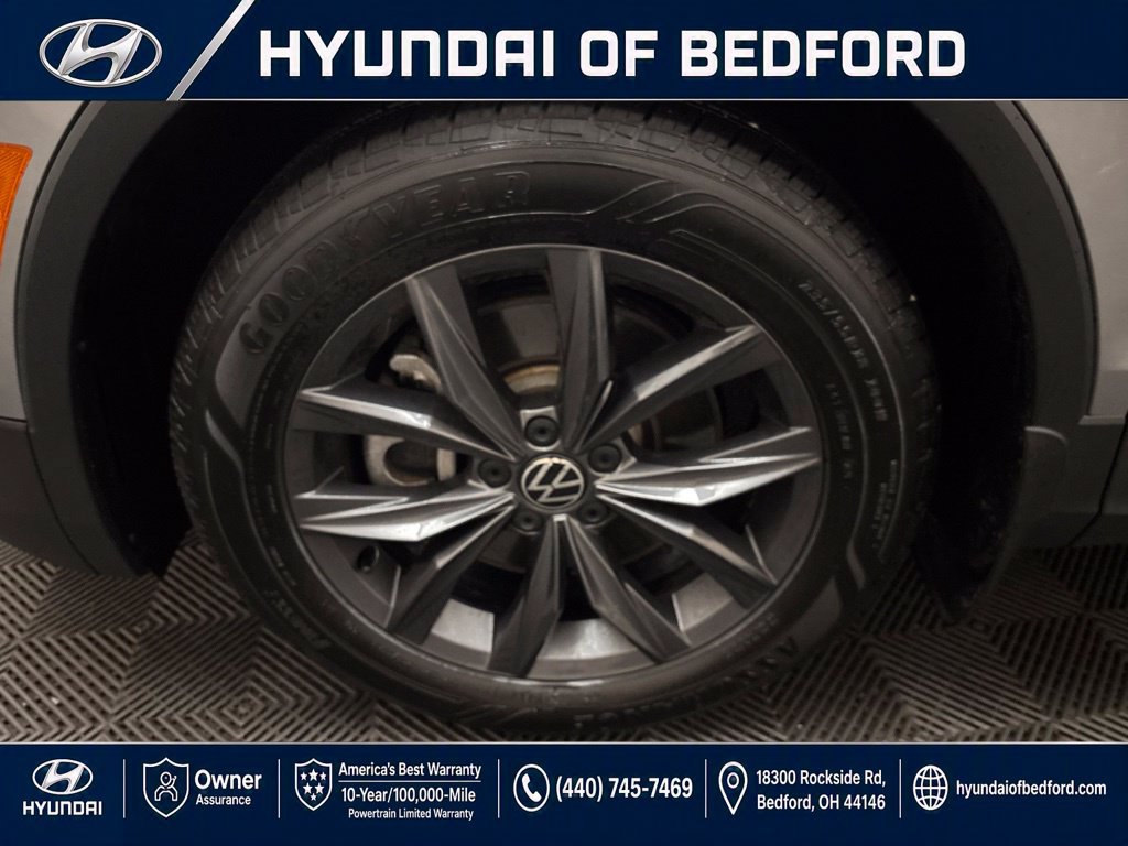 Used 2022 Volkswagen Tiguan SE FWD image 32