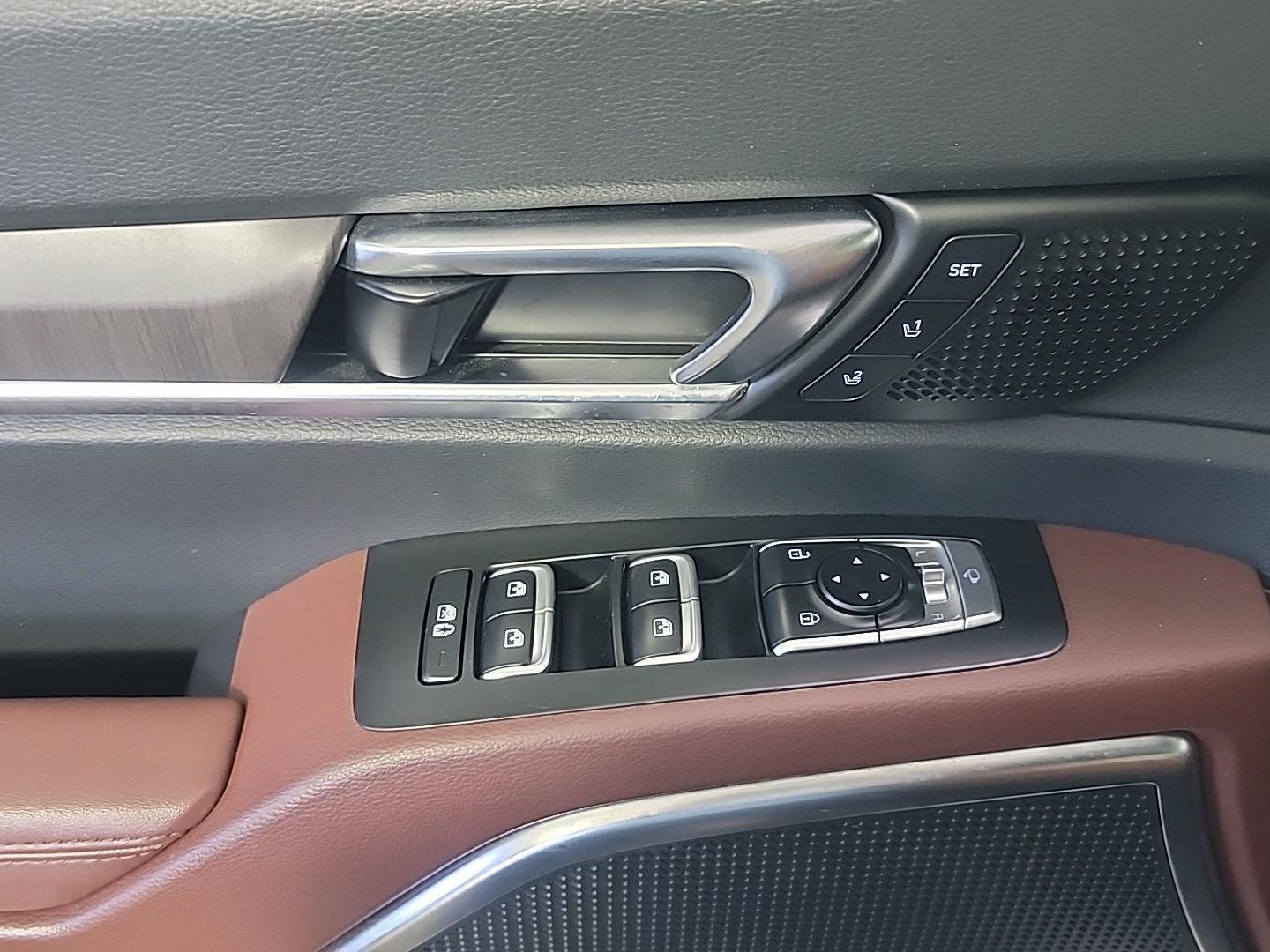 Certified 2024 Kia Telluride SX w/ Towing Package FWD image 38