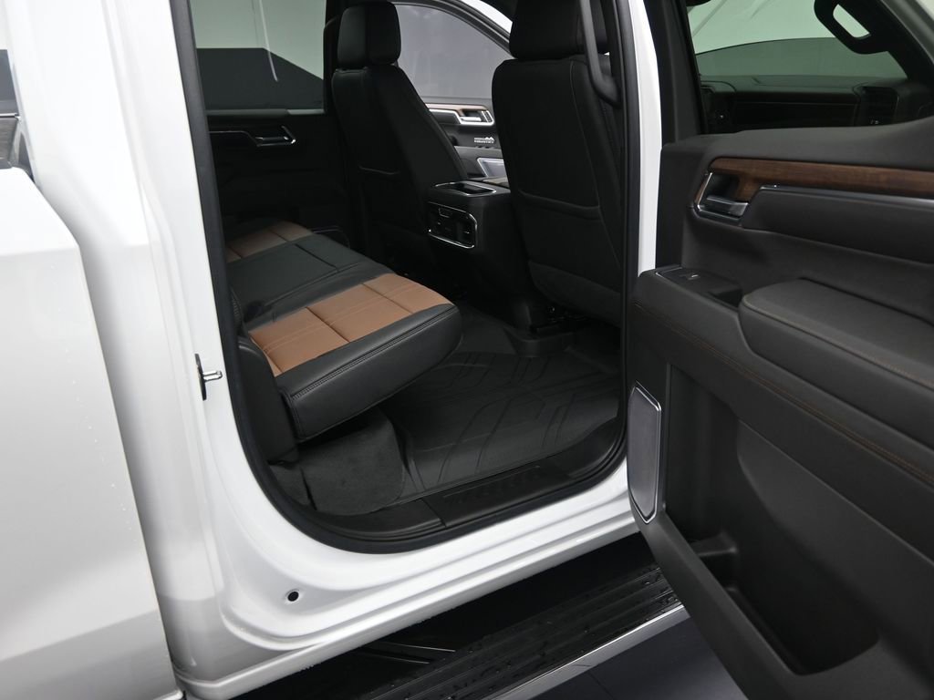 Used 2023 Chevrolet Silverado 1500 High Country w/ High Country Premium Package image 15