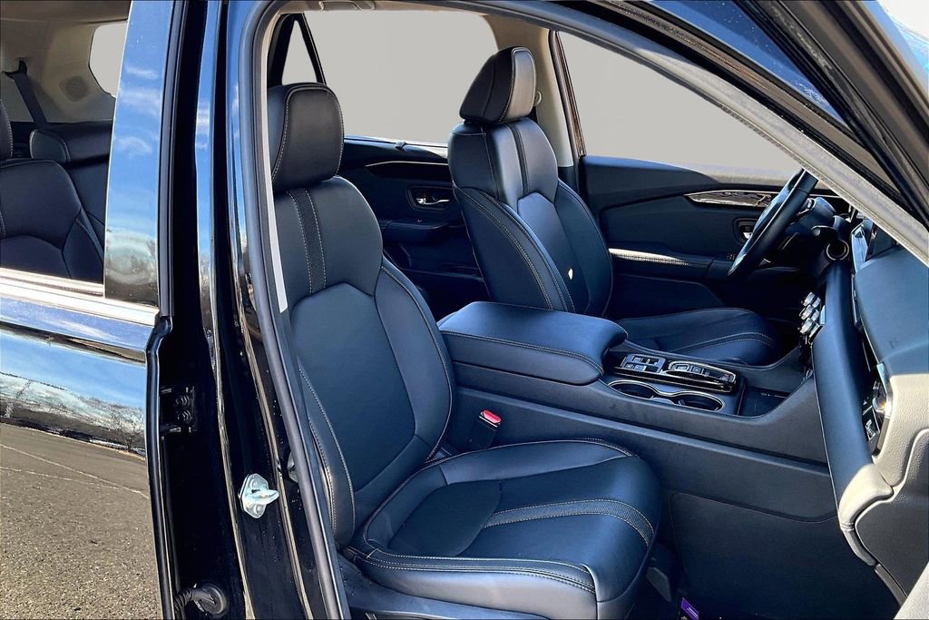 Used 2025 Honda Pilot Touring image 23