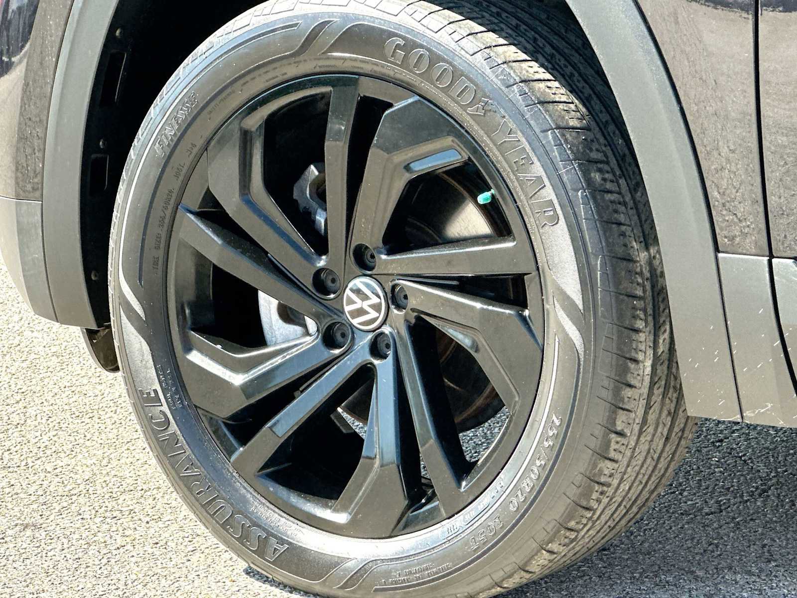 Used 2022 Volkswagen Atlas SE w/ Black Wheel Package FWD image 11
