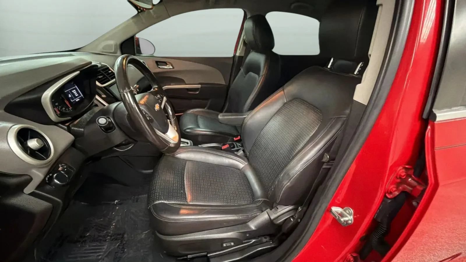 Used 2017 Chevrolet Sonic Premier FWD image 19