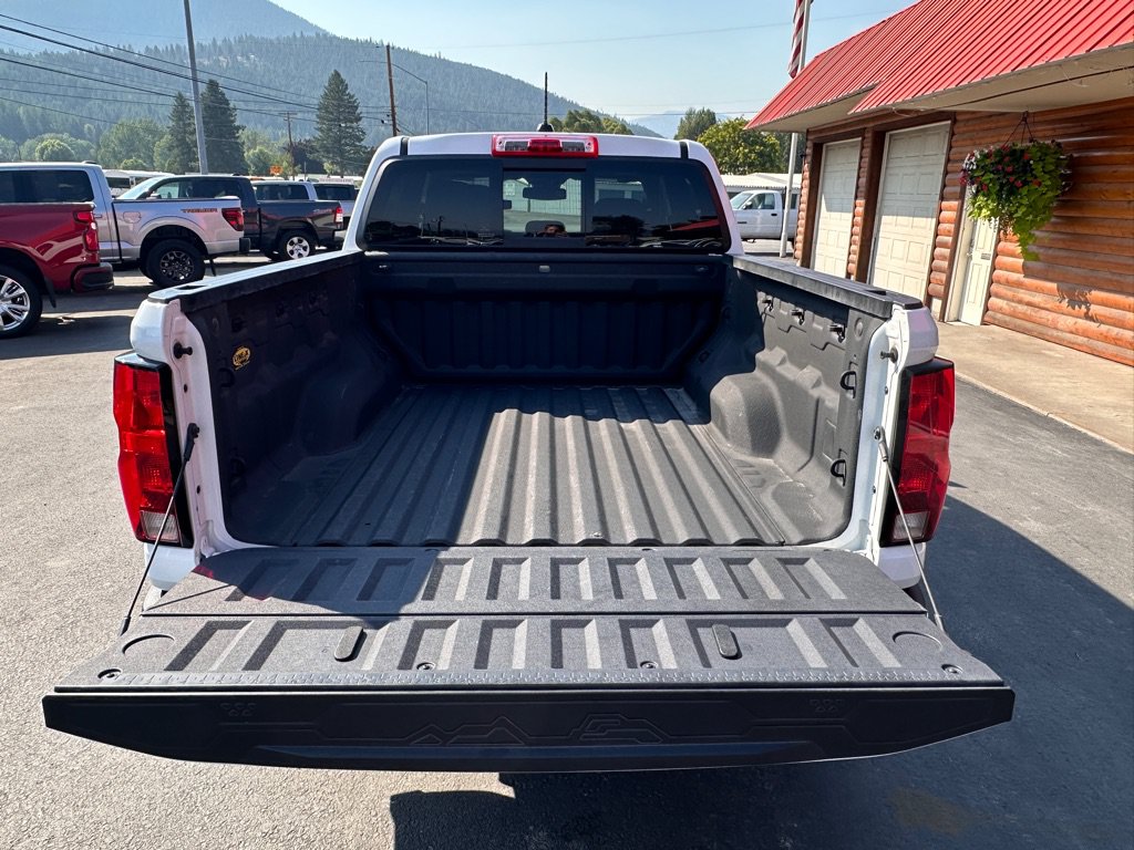 Used 2023 Chevrolet Colorado LT w/ LT Convenience Package II AWD/4WD image 7