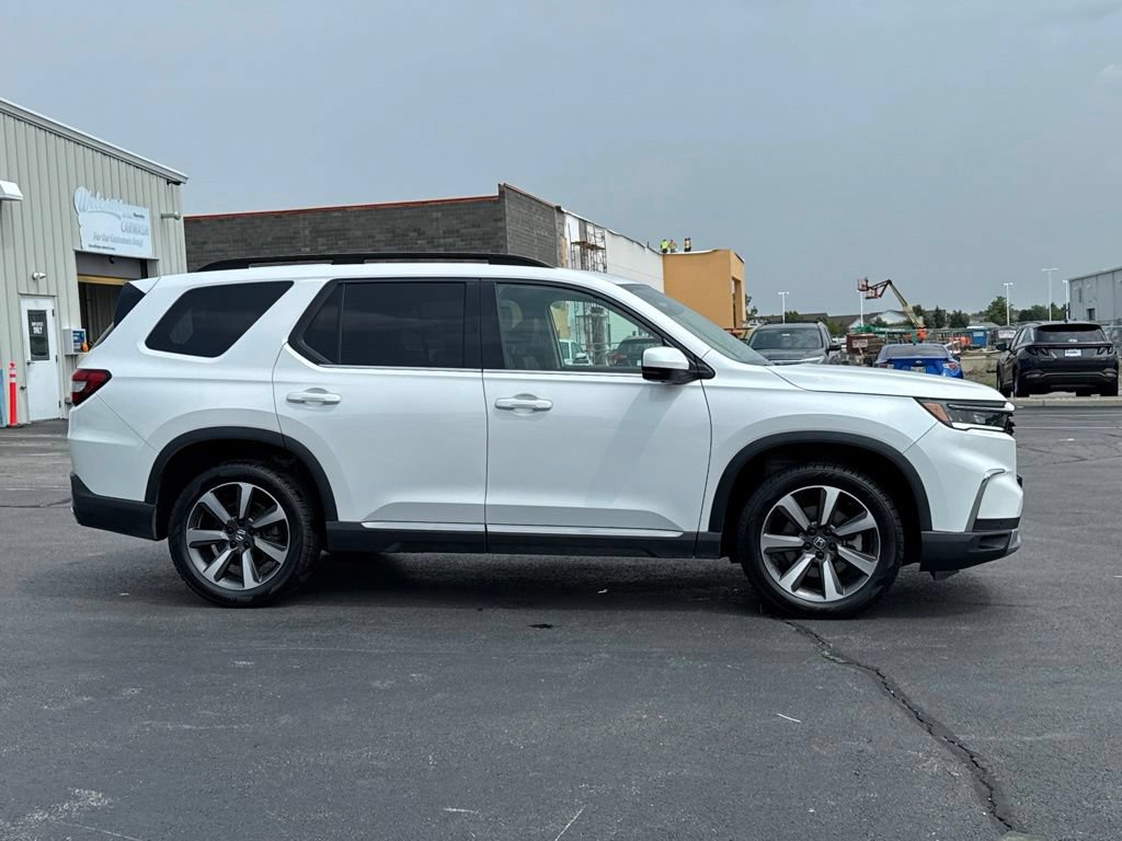 Used 2025 Honda Pilot Elite image 8