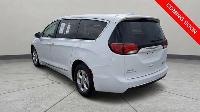 Used 2018 Chrysler Pacifica Touring Plus image 3