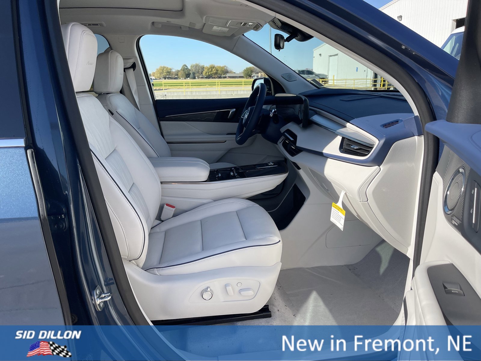 New 2026 Buick Enclave Avenir w/ Super Cruise Package image 11