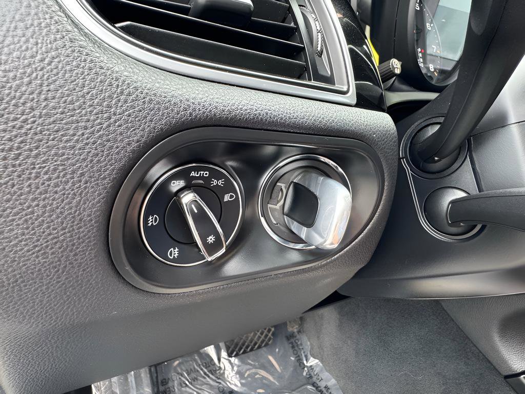 Used 2018 Porsche Macan Sport Edition image 14