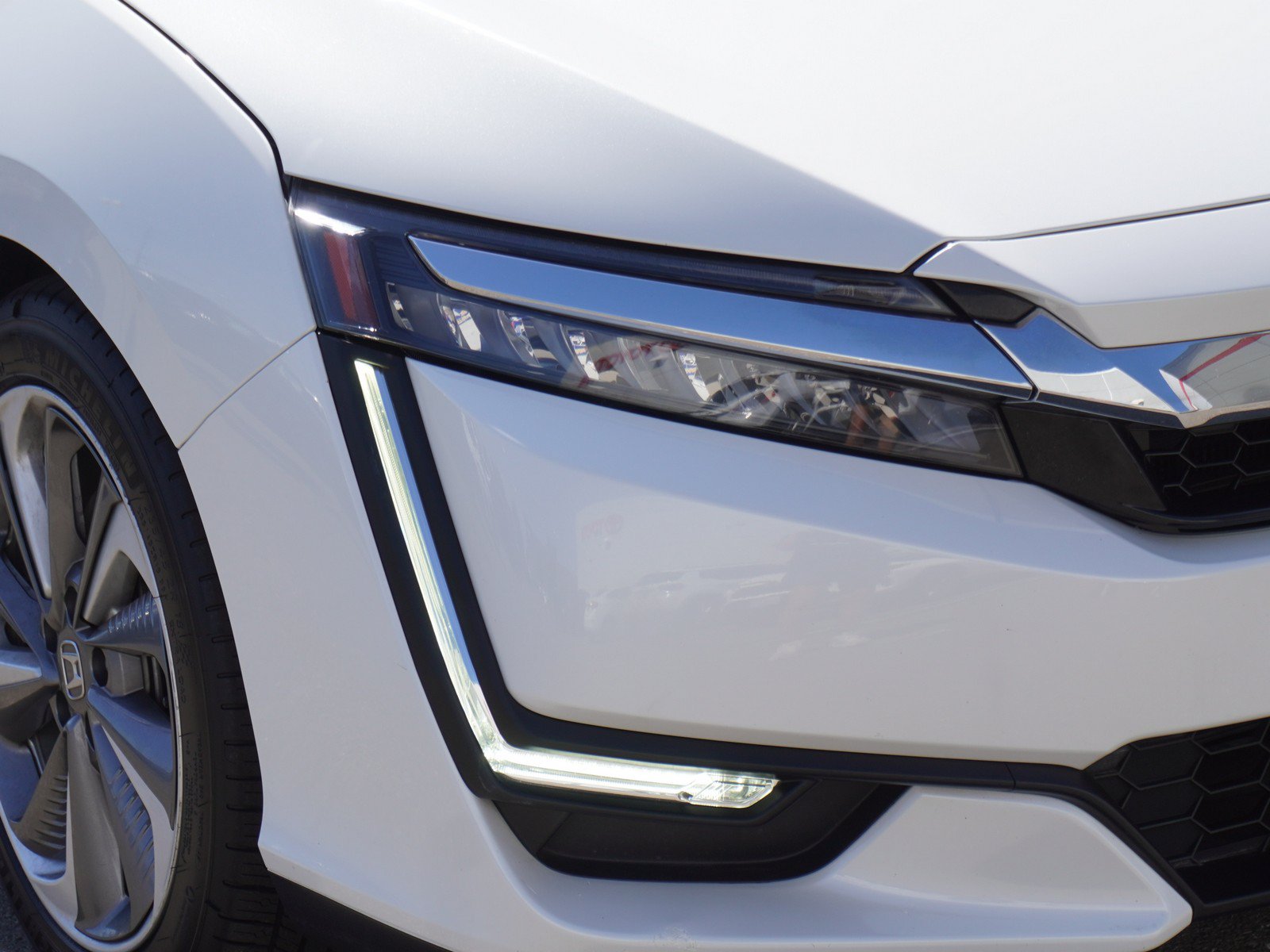 Used 2019 Honda Clarity Plug-In Hybrid image 3