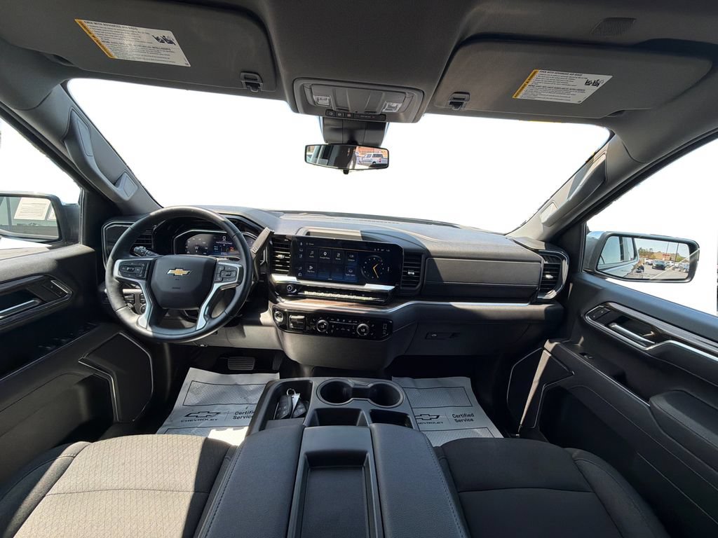 Used 2025 Chevrolet Silverado 1500 LT AWD/4WD image 9