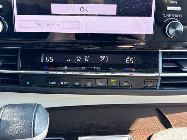 Used 2023 Toyota Sienna XLE AWD/4WD image 31