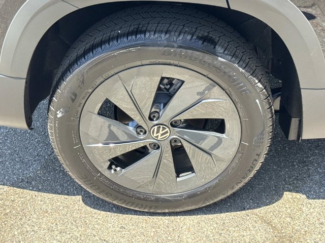 New 2026 Volkswagen Taos S FWD image 30