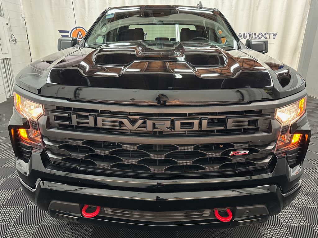Used 2025 Chevrolet Silverado 1500 Custom Trail Boss AWD/4WD image 3