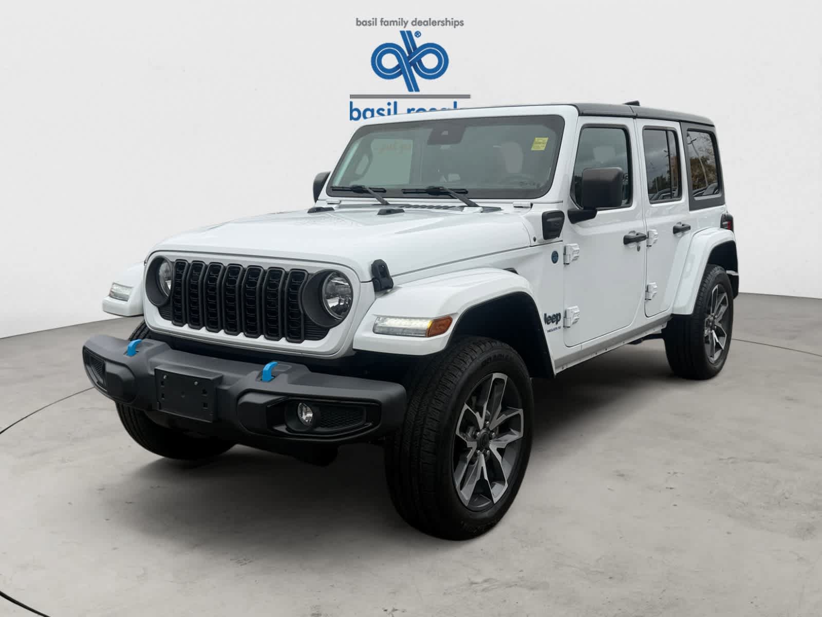Used 2024 Jeep Wrangler Unlimited AWD/4WD image 2