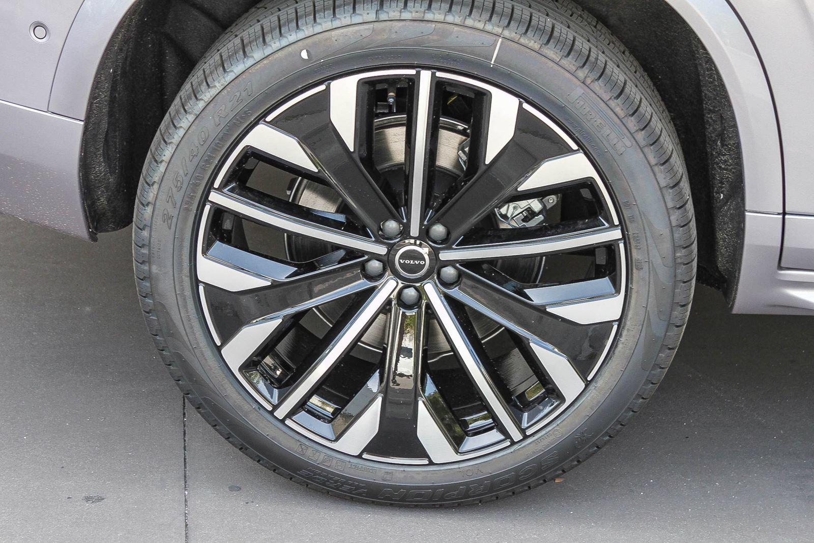 New 2026 Volvo XC90 B6 Plus w/ Protection Package Premier AWD/4WD image 10