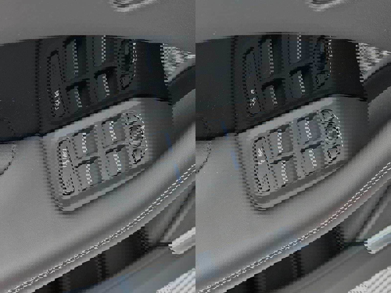 New 2024 Jaguar I-PACE R-Dynamic HSE image 18