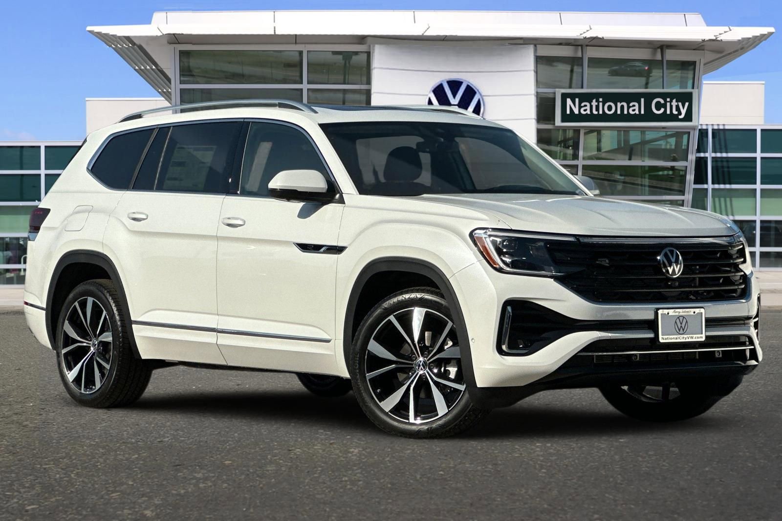 New 2026 Volkswagen Atlas SEL Premium R-Line AWD/4WD image 2