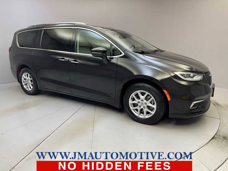 Used 2021 Chrysler Pacifica Touring-L image 7