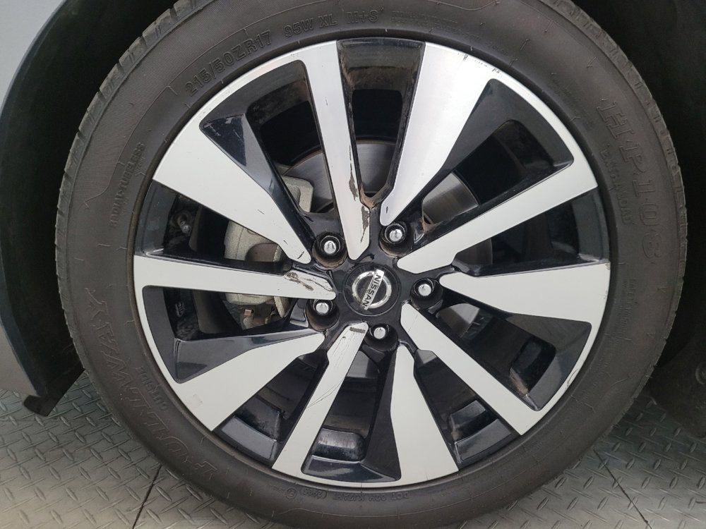 Used 2022 Nissan Sentra SV w/ SV Premium Package FWD image 31