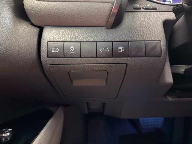 Used 2018 Toyota Camry XLE FWD image 15