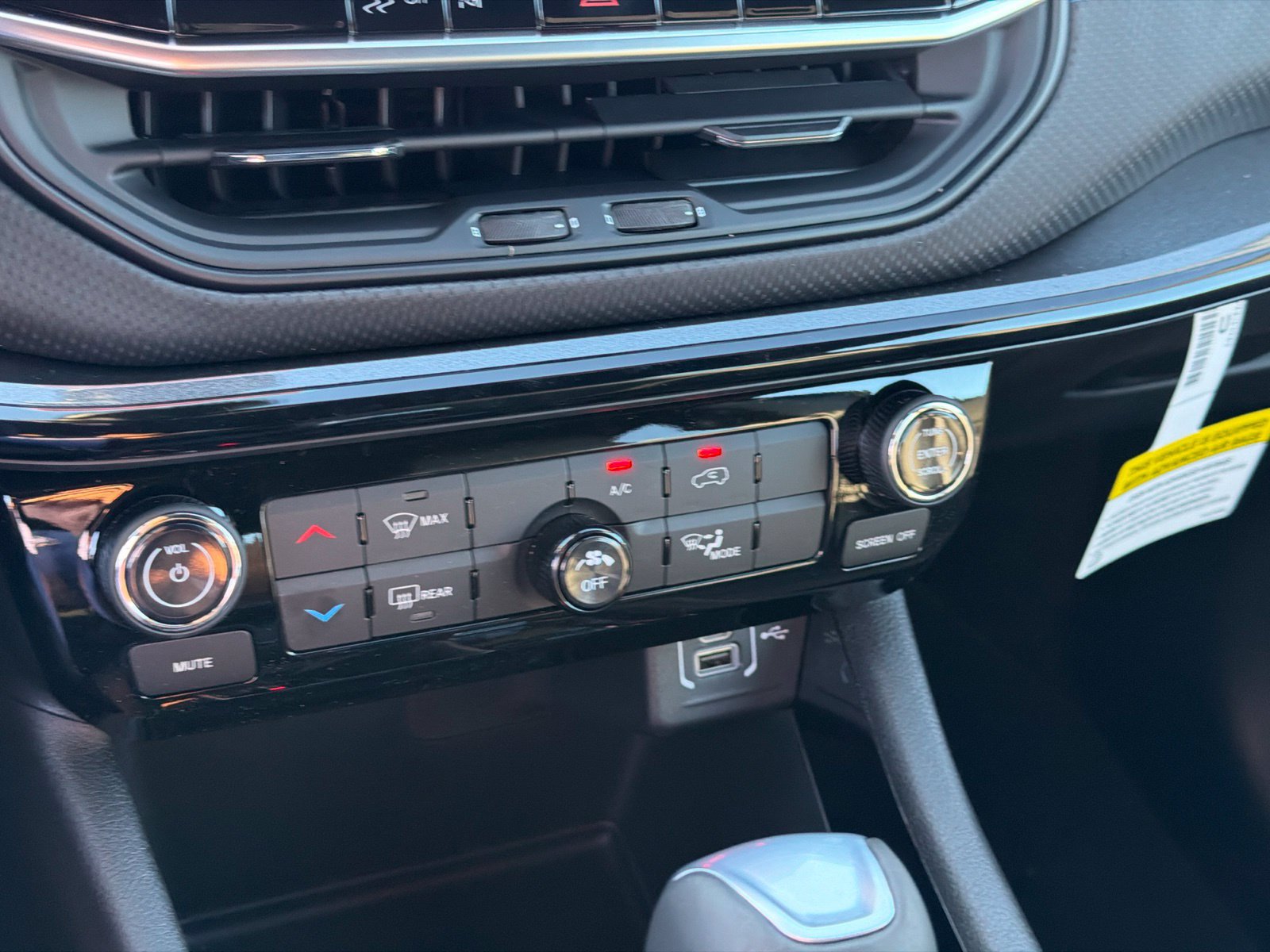 New 2027 Jeep Compass Latitude AWD/4WD image 23