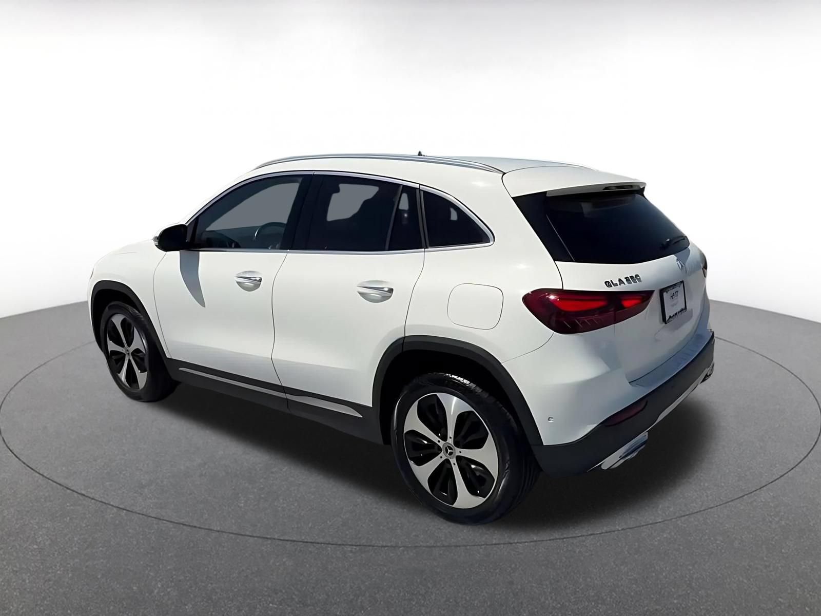 Used 2025 Mercedes-Benz GLA 250 image 10